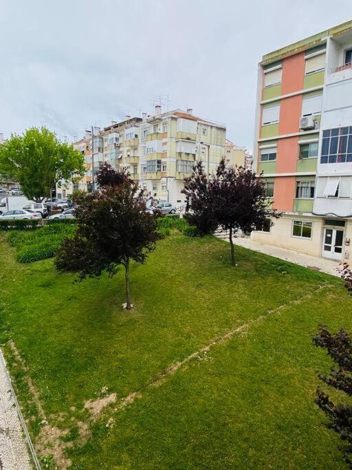Modern 3 Bedroom Flat In Lisbon Luaran gambar